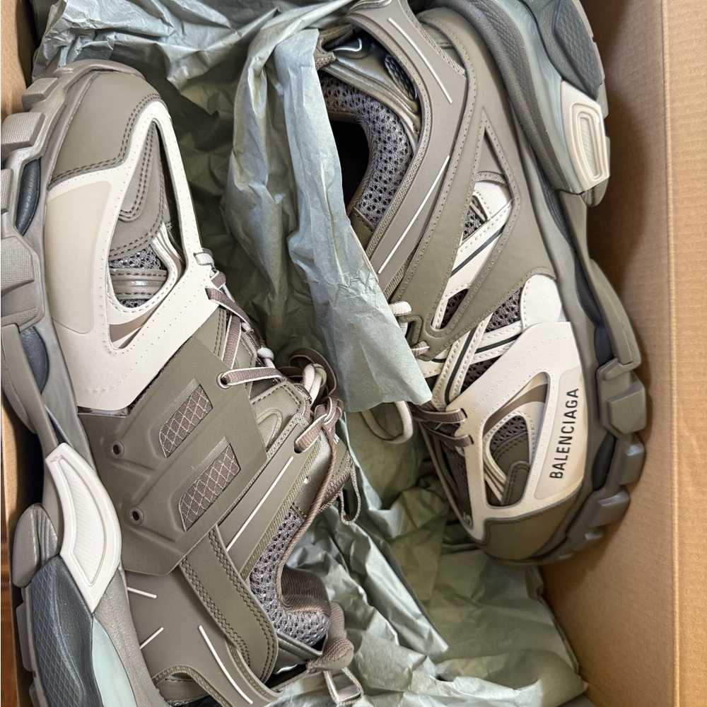 Balenciaga Men's Multi-Tone Gray Sneakers